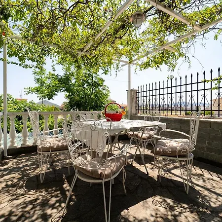 Sofia * Néa Péramos