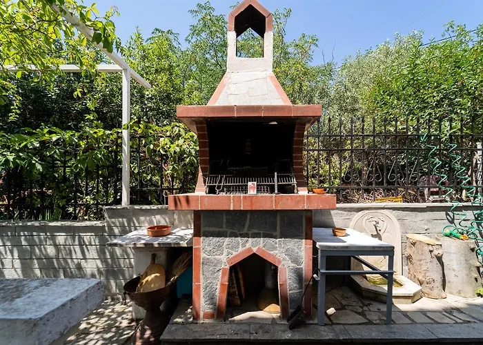 Sofia Chalet Néa Péramos